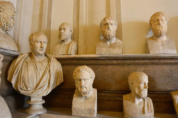 Rome, Italië-april 6, 2016: Hall of Filosofers, Palazzo Nuovo, Capitolijnse musea, Rome, Italië — Stockfoto