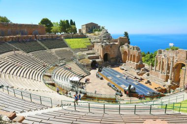 Taormina, İtalya - 20 Haziran 2019: Sicilya'daki Taormina Yunan Tiyatrosu, İtalya.