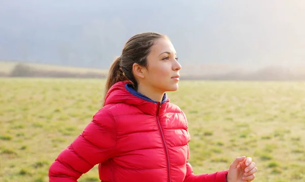 Femme Coureuse Qui Court Dans Les Champs Automne Concept Mode — Photo