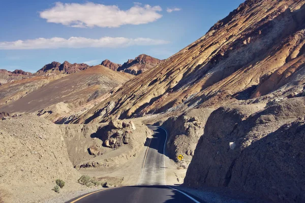 Death Valley National Park, Californië, Verenigde Staten. Artist's drive. — Stockfoto