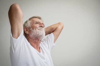 üst düzey adam düşünme ya da beyaz roo yatakta tek başına hatırlamaya çalışın