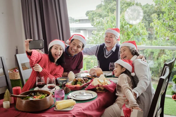 Grande Famiglia Selfie Insieme Dopo Pasto Nel Giorno Natale Sono — Foto Stock