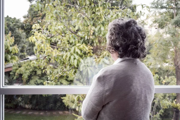 Terug Uitzicht Portret Van Oudere Aziatische Senior Vrouw Met Grijs — Stockfoto