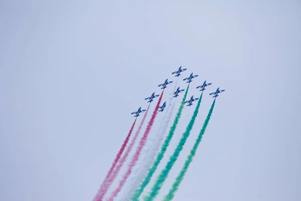 Radom Polonia Agosto 2018 Grupo Aviones Vuela Durante Espectáculo Aéreo —  Fotos de Stock