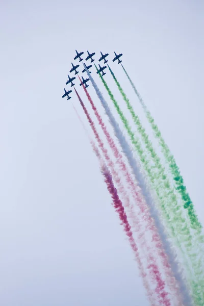 Radom Polonia Agosto 2018 Grupo Aviones Vuela Durante Espectáculo Aéreo —  Fotos de Stock