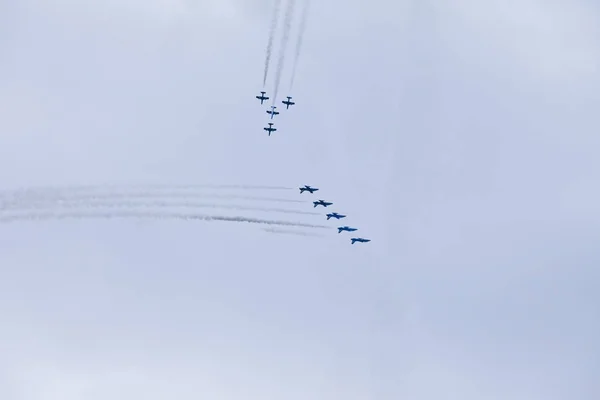 Radom Polonia Agosto 2018 Grupo Aviones Vuela Durante Espectáculo Aéreo —  Fotos de Stock