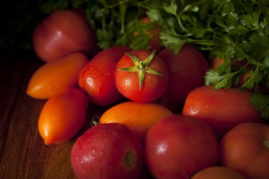 renkli organik domates karışımı