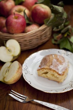 elmalı turta - organik elma ve bir parça kek