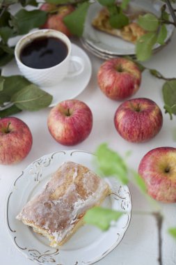 elmalı turta - organik elma ve bir parça kek