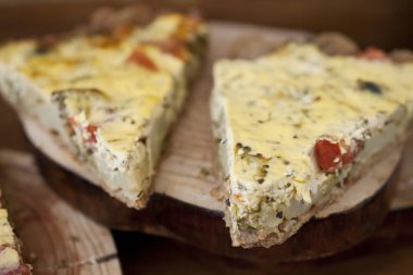 Bir parça brokoli ile sebze kek