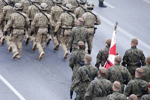Guerra Polonia Mayo Soldados Polacos Marchan Desfile Del Ejército Mayo — Foto de Stock