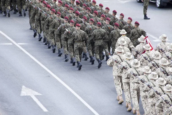 Guerra Polonia Mayo Soldados Polacos Marchan Desfile Del Ejército Mayo — Foto de Stock