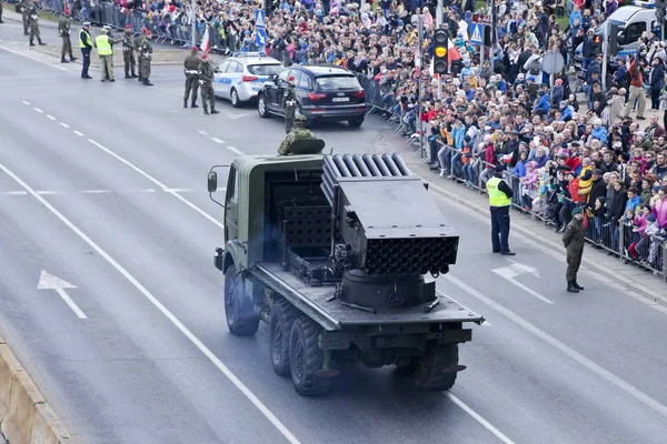 ワルシャワ ポーランド 5月3日 2019年5月3日にポーランドのワルシャワで軍事パレードに参加 — ストック写真