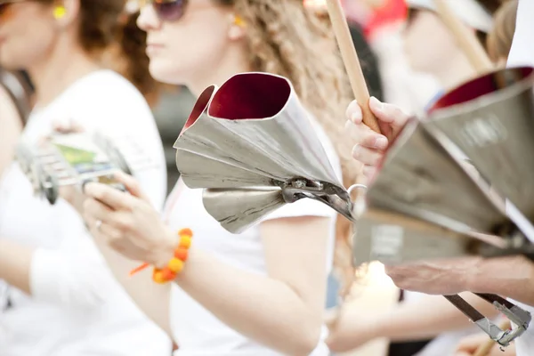 Varsóvia Maio 2019 Músicos Tocando Bateria Durante Desfile Rua Maio — Fotografia de Stock