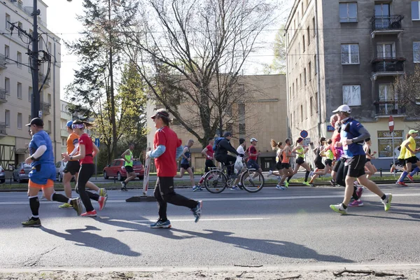 Warsaw Polonia Abril Corredores Durante Maratón Ciudad Abril 2019 Varsovia — Foto de Stock