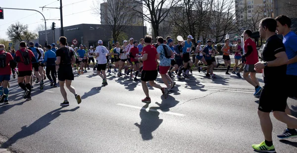 Warszawa Polska Kwietnia Biegacze Podczas Maratonu Mieście Kwietniu 2019 Warszawie — Zdjęcie stockowe