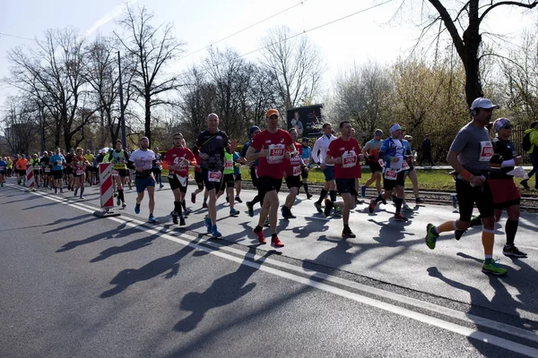 Warsaw Pologne Avril Coureurs Lors Marathon Dans Ville Avril 2019 — Photo