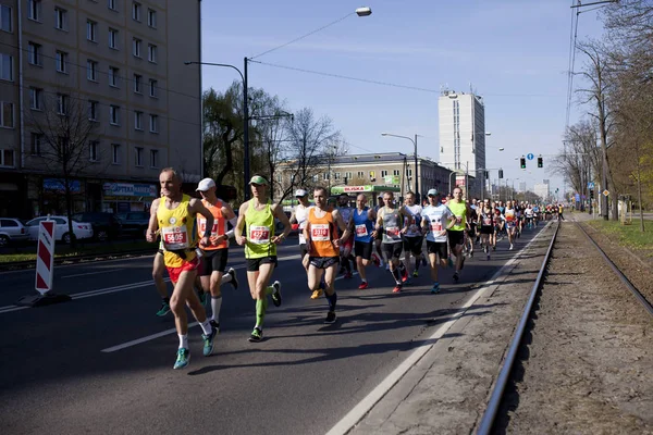 Varšava Polsko Duben Běžci Během Maratónu Městě Dubna 2019 Varšavě — Stock fotografie