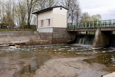 Kalinowiec, Polonya, 21 Nisan: Nisan'da küçük yerel hidroelektrik santrali 21, 2019 Kalinowiec, Polonya