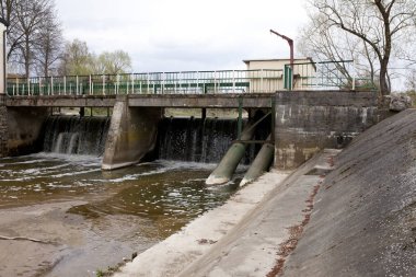 Kalinowiec, Polonya, 21 Nisan: Nisan'da küçük yerel hidroelektrik santrali 21, 2019 Kalinowiec, Polonya