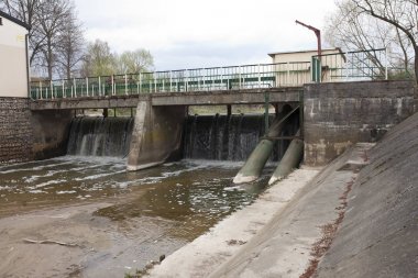 Kalinowiec, Polonya, 21 Nisan: Nisan'da küçük yerel hidroelektrik santrali 21, 2019 Kalinowiec, Polonya