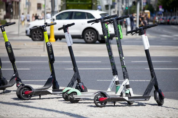 Warsaw Polonia Agosto Scooters Urbanos Listos Para Alquilar Agosto 2019 — Foto de Stock