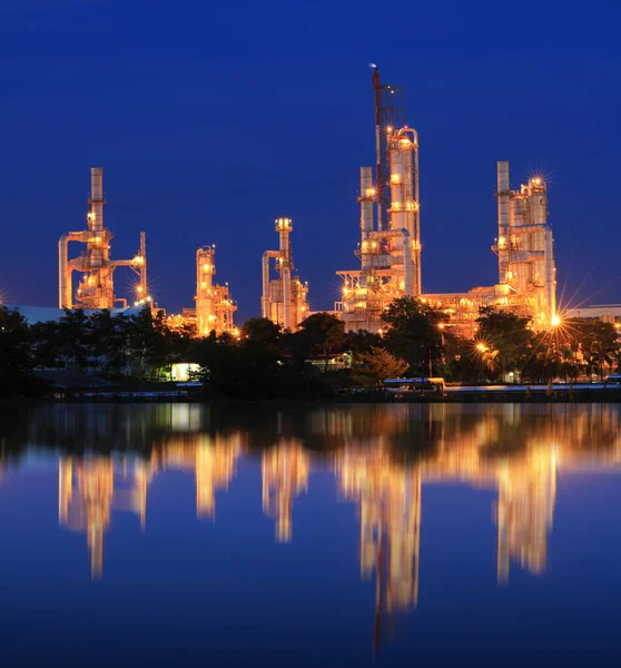 Reflection Petrochemical Industry Sunset Sky — Stock Photo, Image
