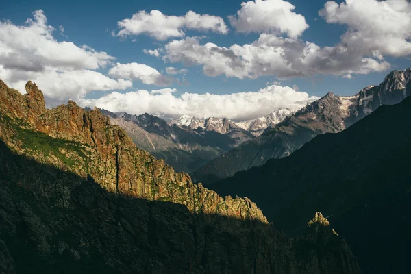 Вершины Кавказских Гор — стоковое фото