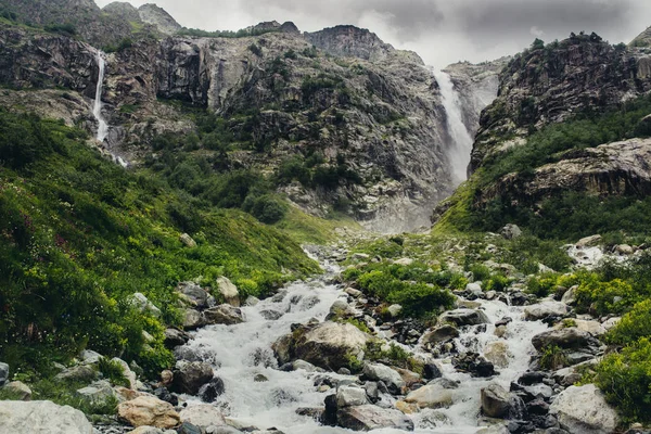 Pihenni Falls Hegység — Stock Fotó