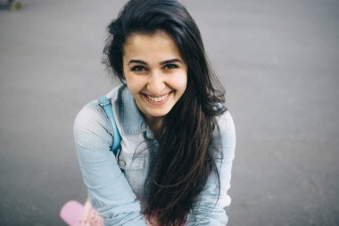 esmer kızın yaz duyguları