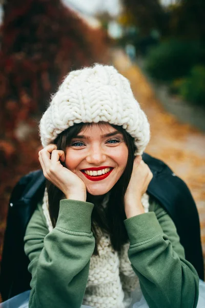 Beautiful Happy Autumn Girl — Stock Photo, Image