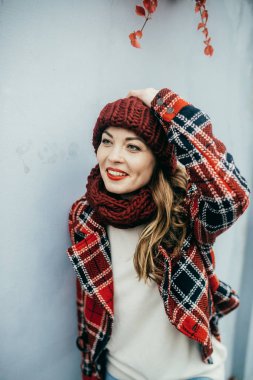 Sonbahar parkta yürümek