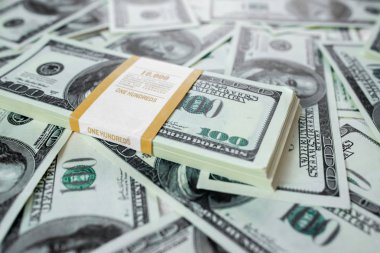 100 dolarlık notları çoğu