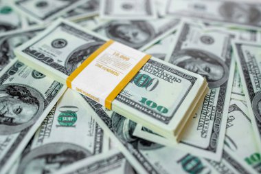 100 dolarlık notları çoğu