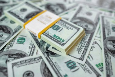 100 dolarlık notları çoğu