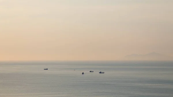 Ráno Mořský Rybolov Člunek Krásný Východ Slunce High Úhel Pohledu — Stock fotografie