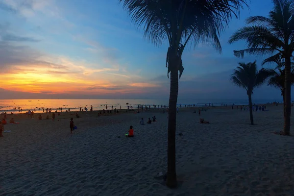 Дананг Вьетнам Мая 2019 Пляжи Дананге Вьетнам Туристы Забавляются Утром — стоковое фото