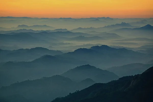 Bergblick Morgen Hintergrund Ist Orangefarbener Himmel — Stockfoto