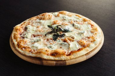 İtalyan pizza sı 4 peynir kurulu