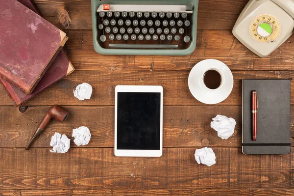 Vieux Bureau Journaliste Rétro Avec Machine Écrire Téléphone — Photo