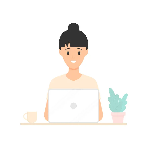 在笔记本电脑上工作的年轻女人 在白色上孤立的自由工作向量说明 女孩子坐在办公室或家里的工作岗位上 — 图库矢量图片