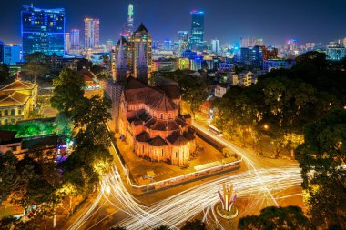 Nha Tho Duc Ba Ho Chi Minh city ile Notre Dame Basilica sihirli ışık ve mavi gök, Vietnam