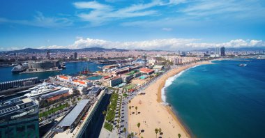 Barcelona beach ve gün ışığı ve yaz barcelona city hotel, Barselona, İspanya, çatı üstünden