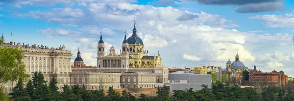 Madrid Spanien Die Kathedrale Santa Maria Real Almudena Und Der — Stockfoto