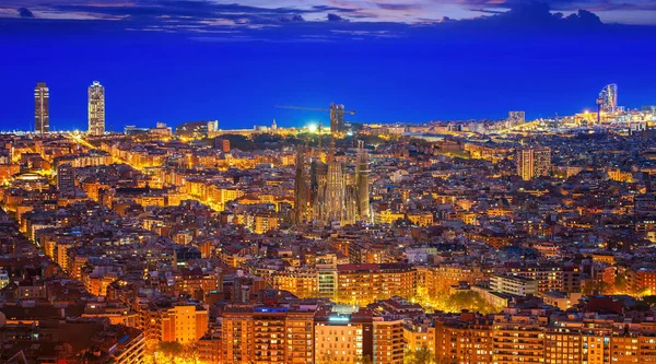 Cityscape Barcelona şehir manzarası ile mavi gök, İspanya, Avrupa Panoraması