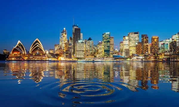 シドニー ハーバーとシドニー ニュー サウス ウェールズ オーストラリアの橋のパノラマ — ストック写真
