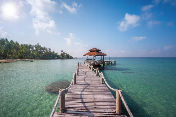 タイのトラート クード島で木製 ビーチ プーケット島の概念のこのイメージを使用できます — ストック写真
