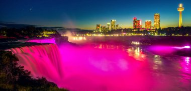 ABD ve Kanada, Amerika Birleşik Devletleri arasında gece cityscape ve peyzaj Niagara Şelalesi