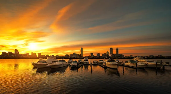 Nascer Sol Sobre Cidade Boston Com Barco Porto Boston Eua — Fotografia de Stock