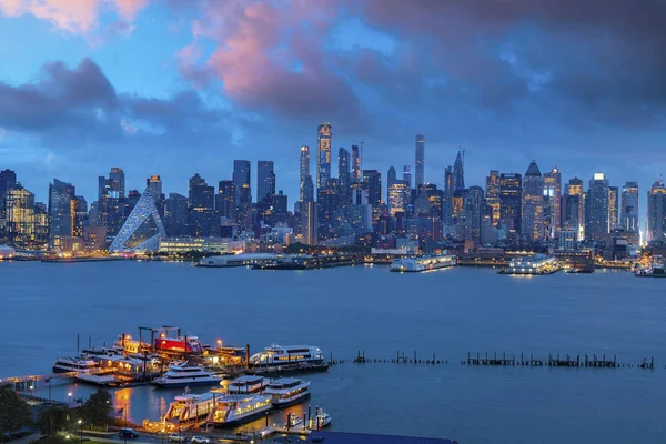 New York City Manhattan Skyline Panorama Night Hudson River Refelctions — Stock Photo, Image